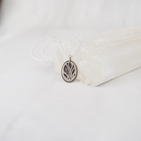 Botanical Nouveau Pendant N.7